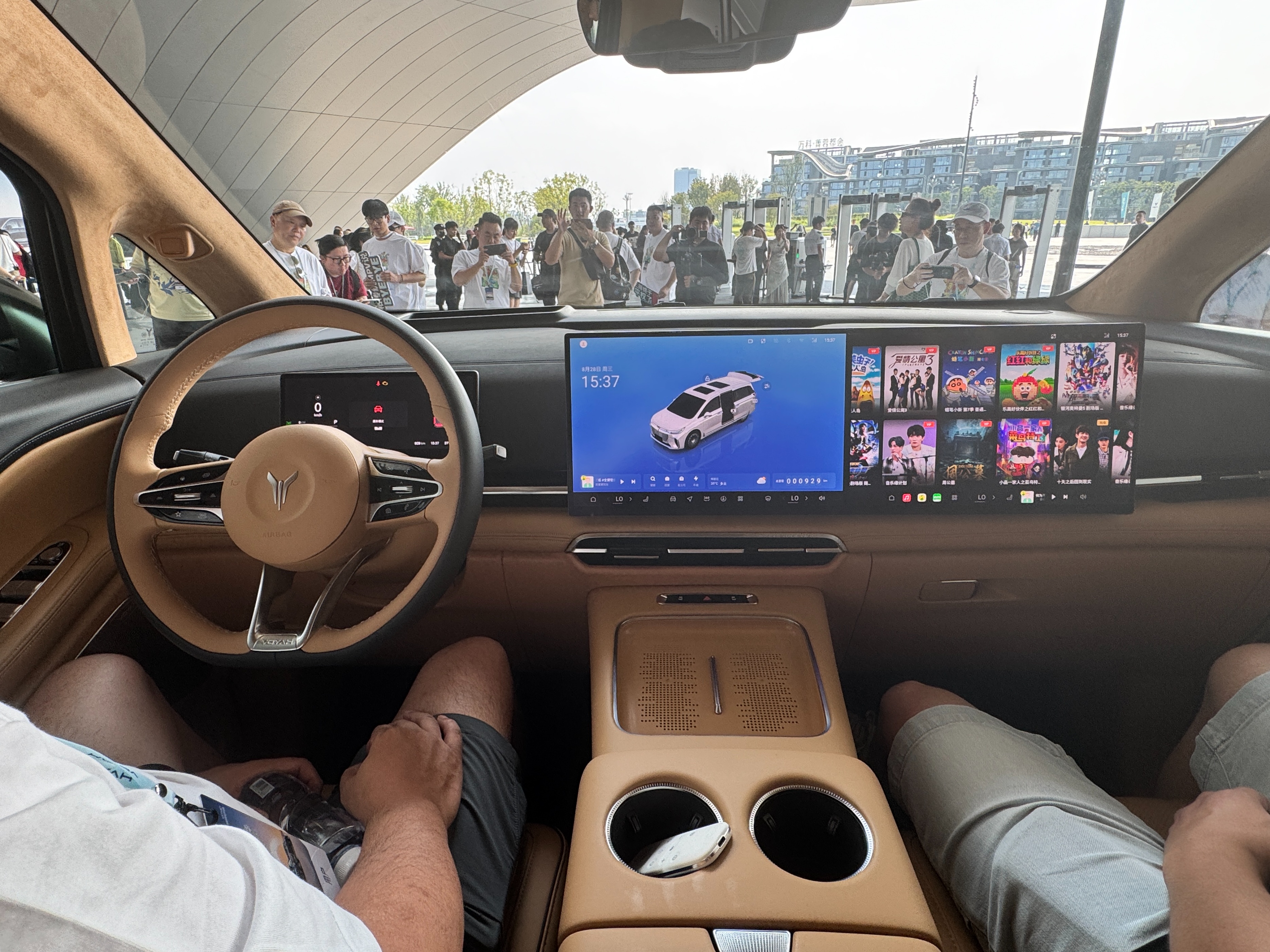 售價(jià)35.99萬元起！嵐圖夢(mèng)想家乾崑版新增車型上市