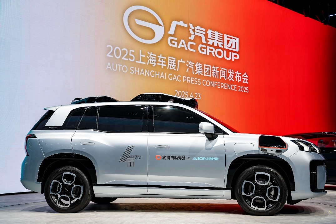 全球首輛前裝量產(chǎn)L4，一臺(tái)車10顆激光雷達(dá)