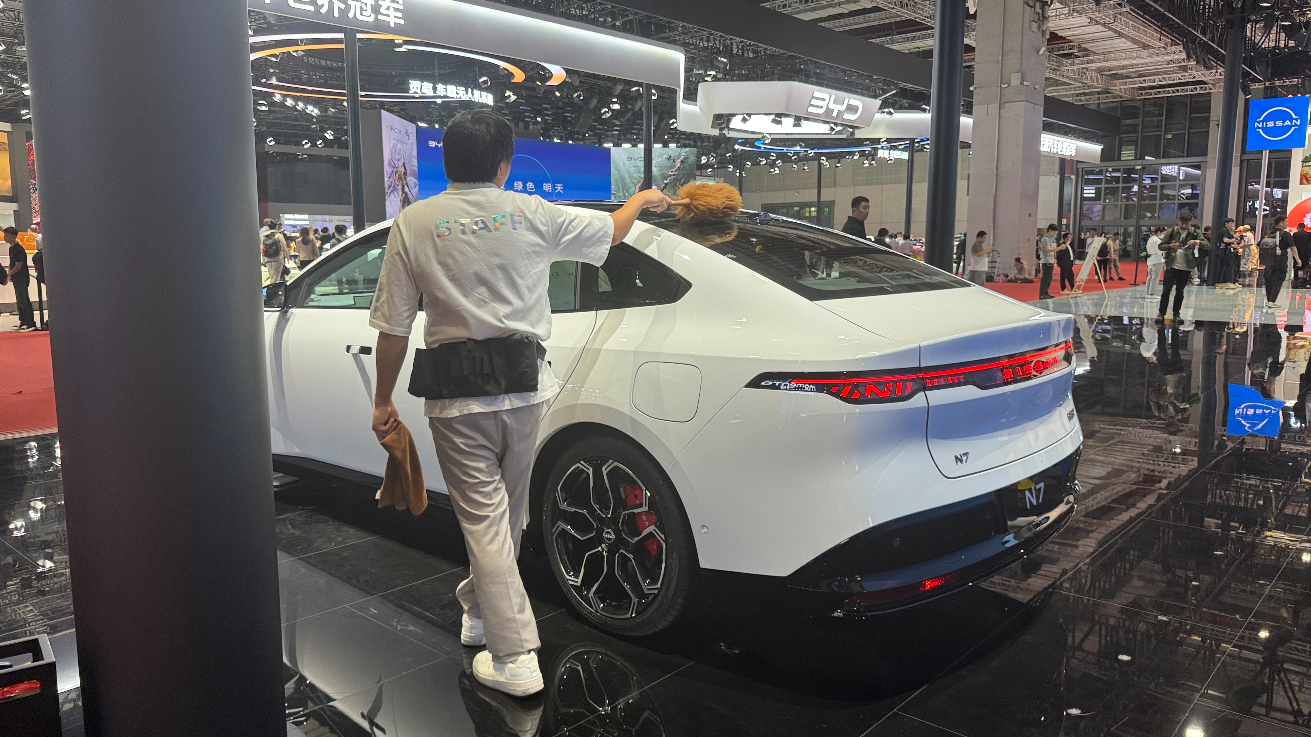 指導(dǎo)售價(jià)11.99萬(wàn)起！日產(chǎn) N7剛上市，累計(jì)訂單超10000臺(tái)！