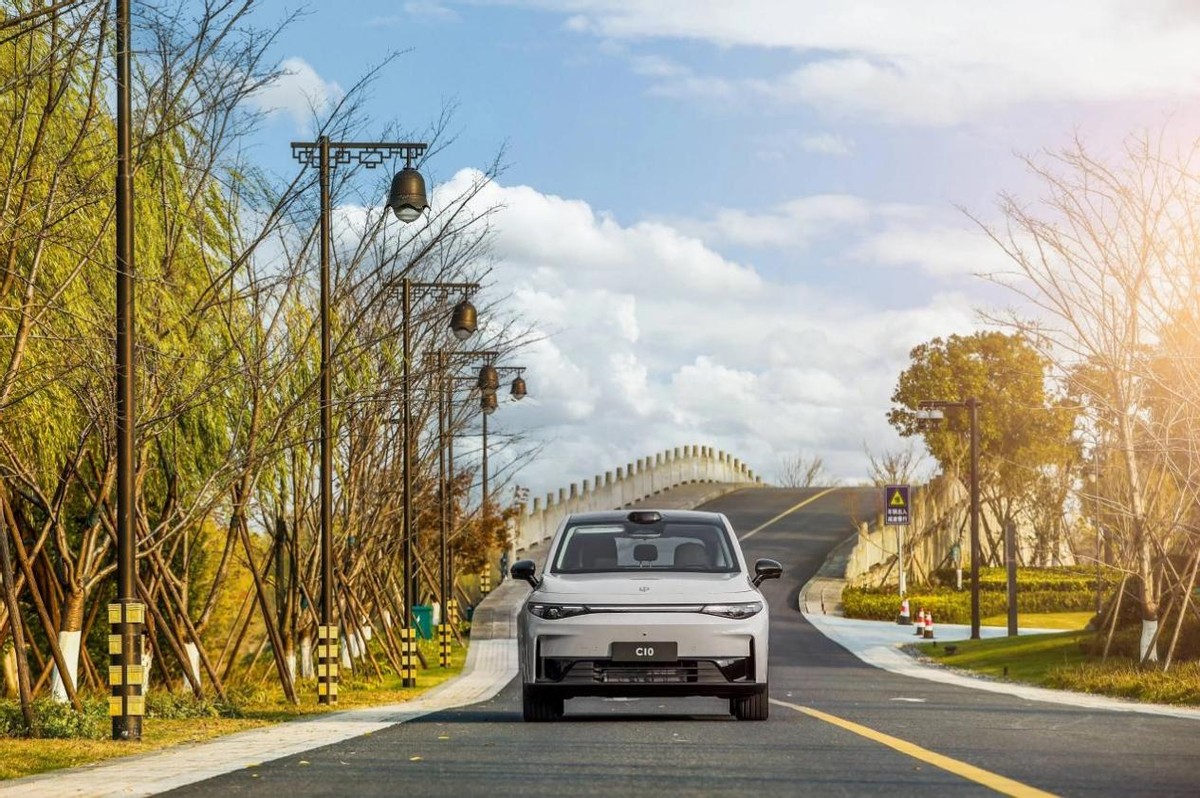 15萬預(yù)算買混動SUV 最終我選擇了零跑C10