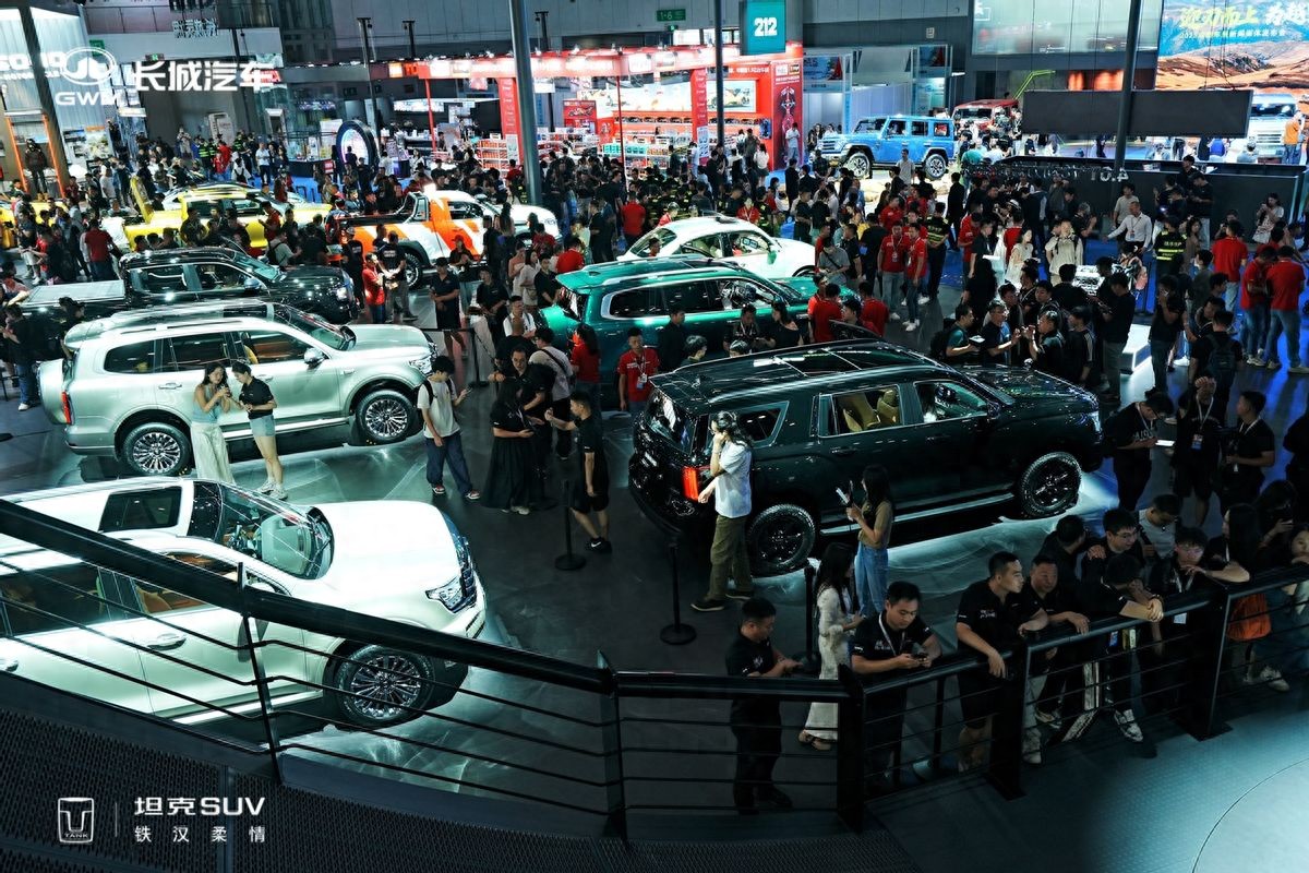 張雨綺亮相坦克展臺 全新坦克500Hi4-T/Z智享版閃耀成都車展