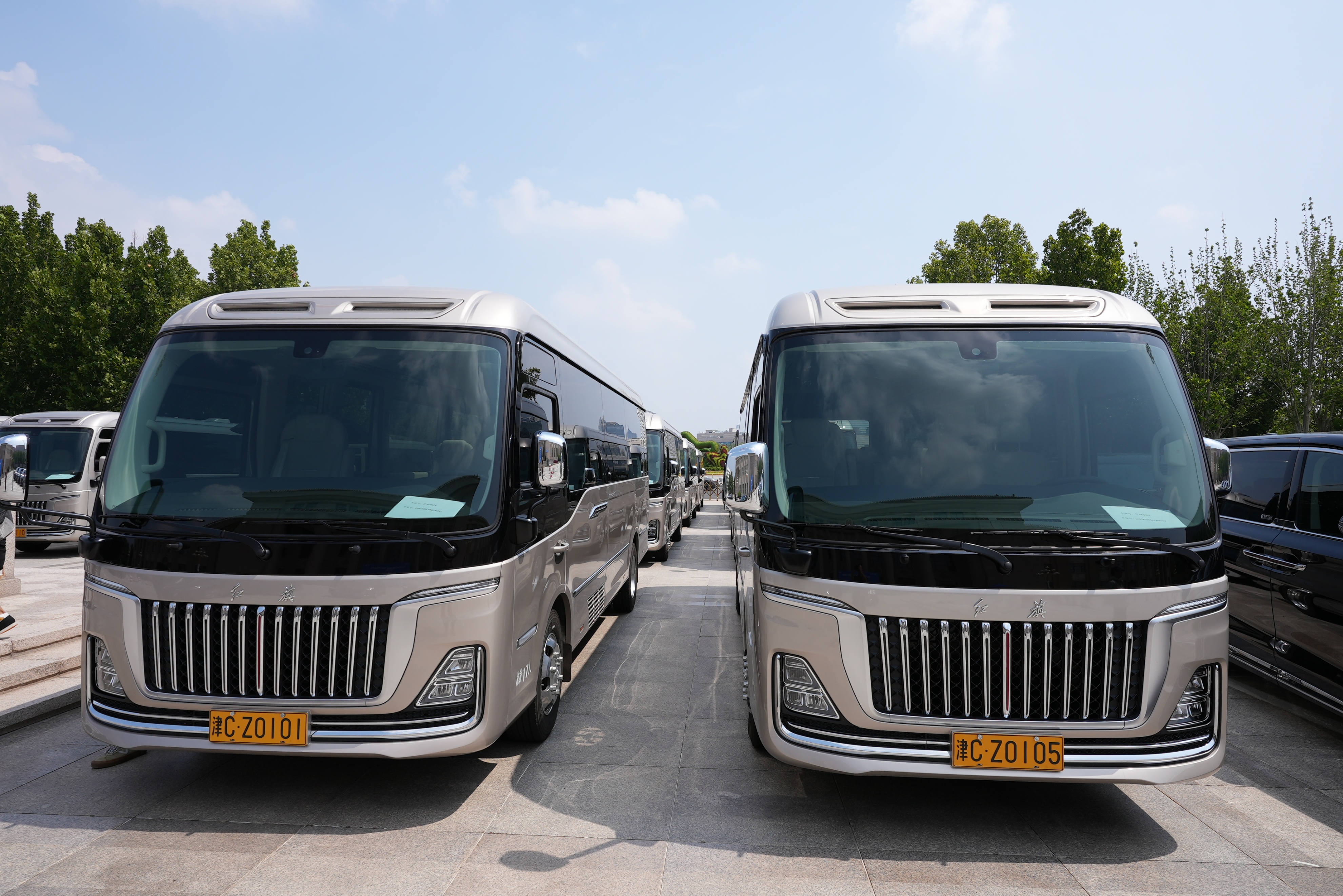 紅旗品牌2025年上合組織峰會官方指定用車車型亮點解讀